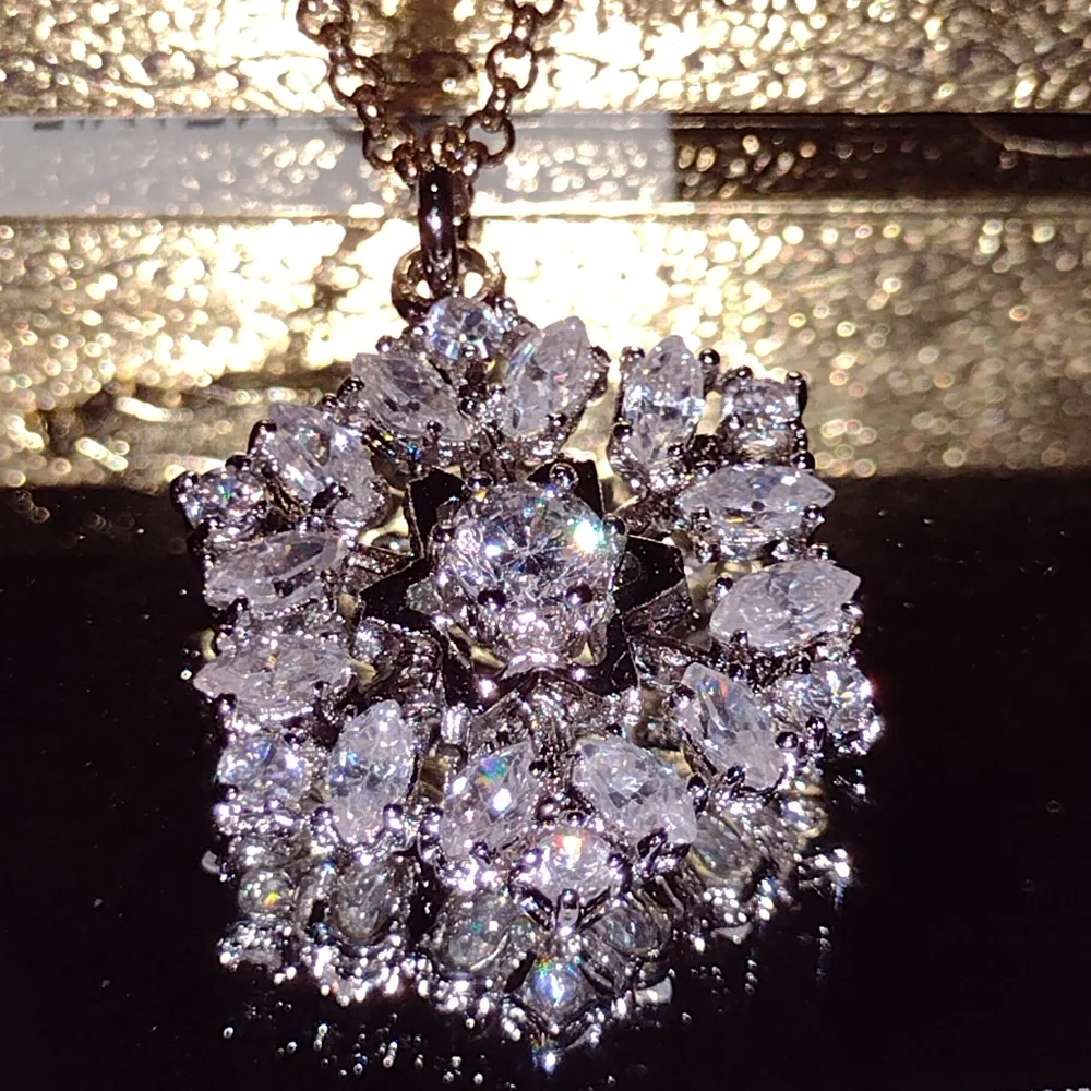 Juicy Couture Iridescent ❄️ Necklace Never Removed from Original 🎁 NWT - Picture 2 of 13